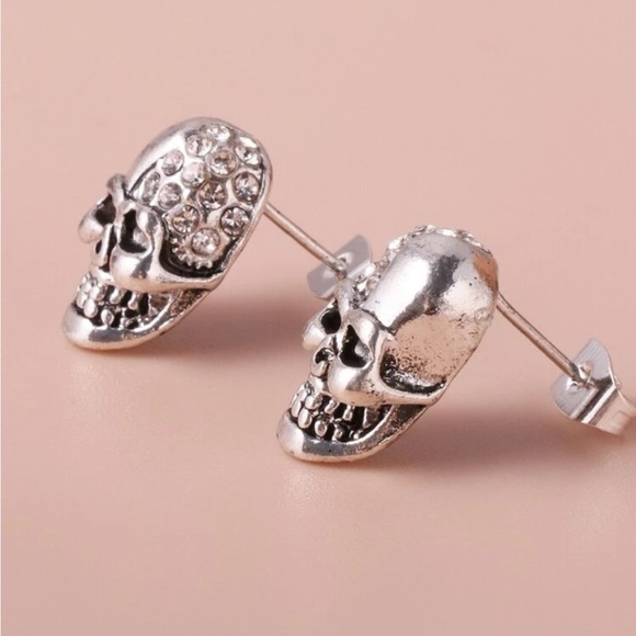 SILVER RHINESTONE SKULL EARRINGS NEW - Picture 4 of 4